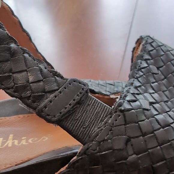 Earthies Katina Black Wedge Woven Leather Bootie Sandals Size 10 - Picture 6 of 13